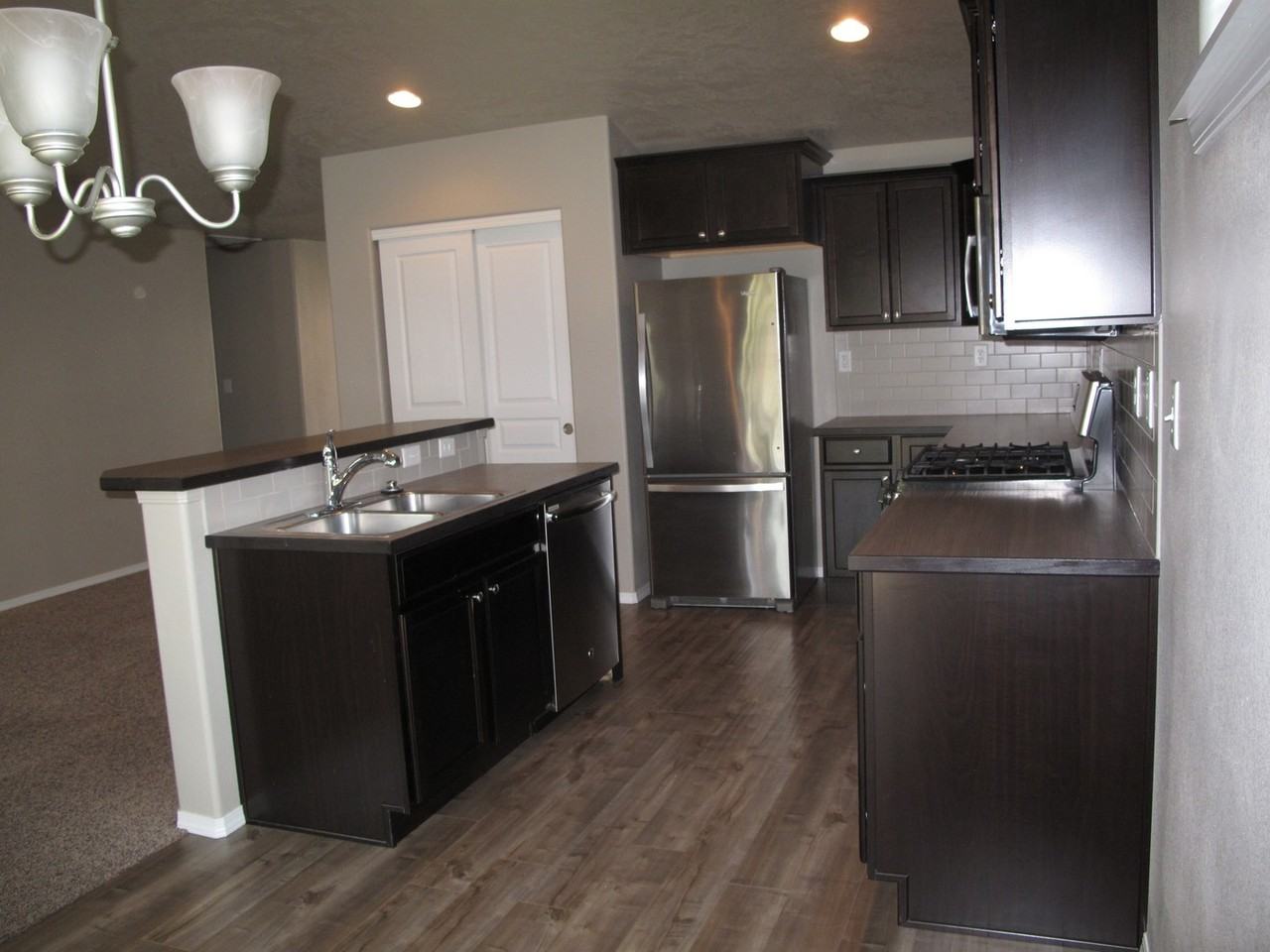 1171 W Hill Ave - Photo 4 of 12