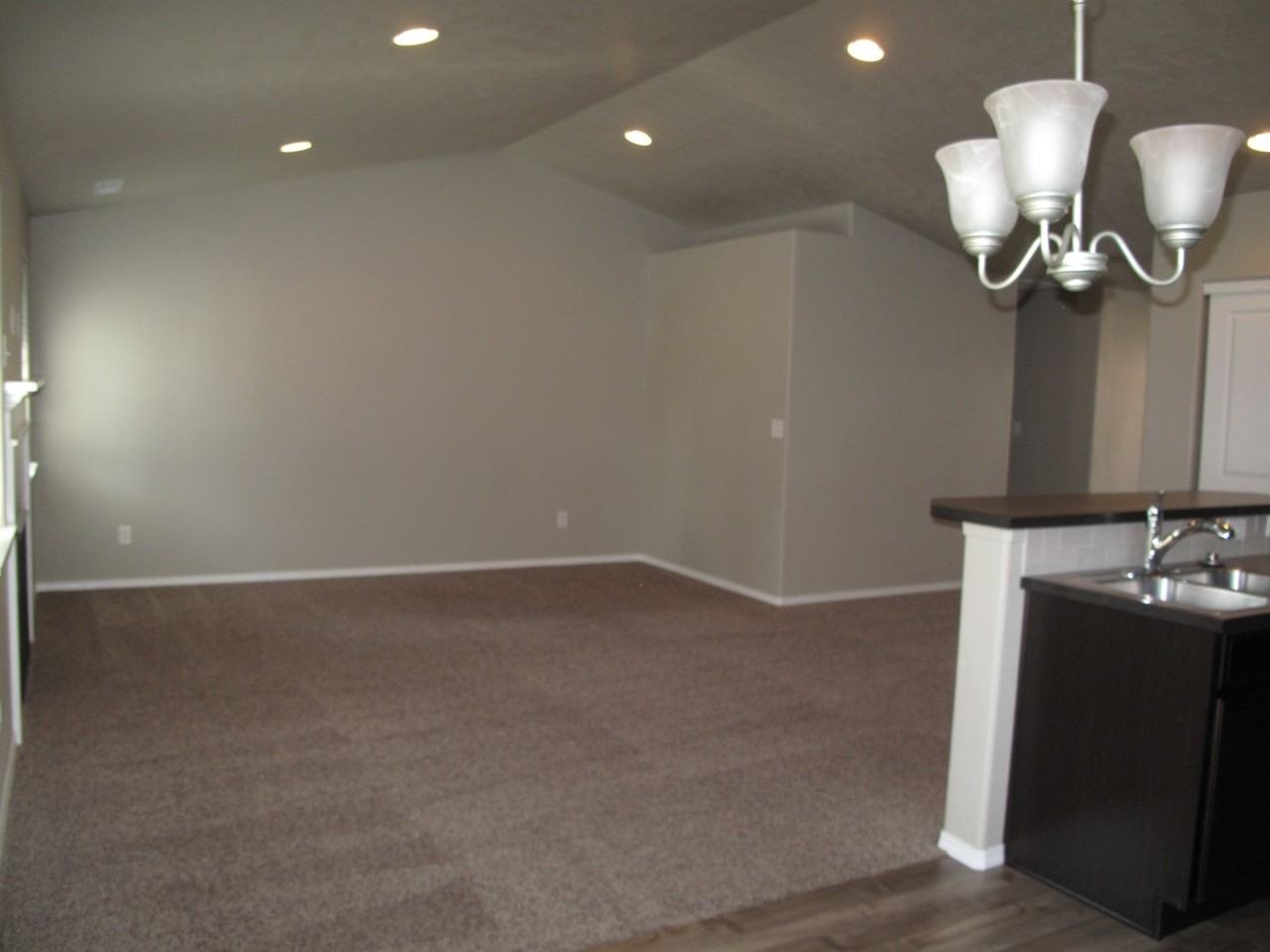 1171 W Hill Ave - Photo 5 of 12