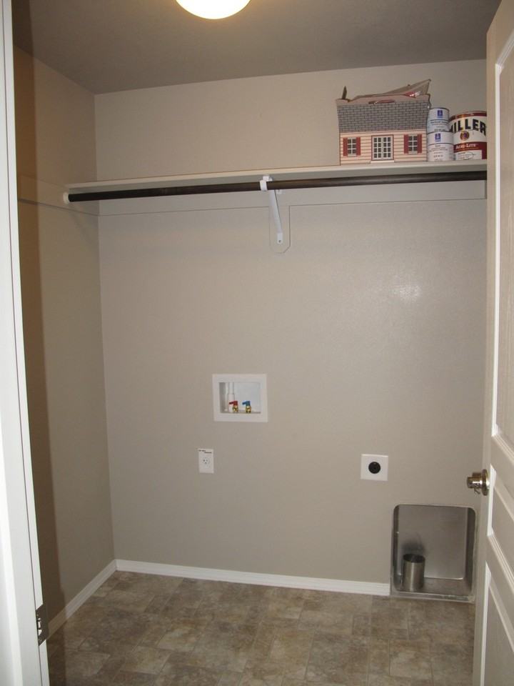 1171 W Hill Ave - Photo 6 of 12