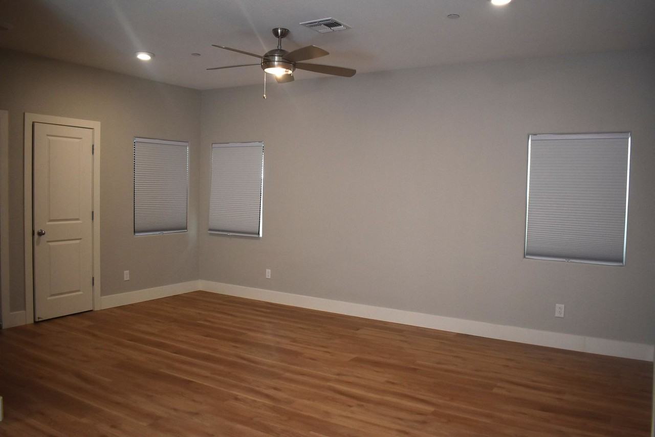 784 Richie Way - Photo 5 of 19