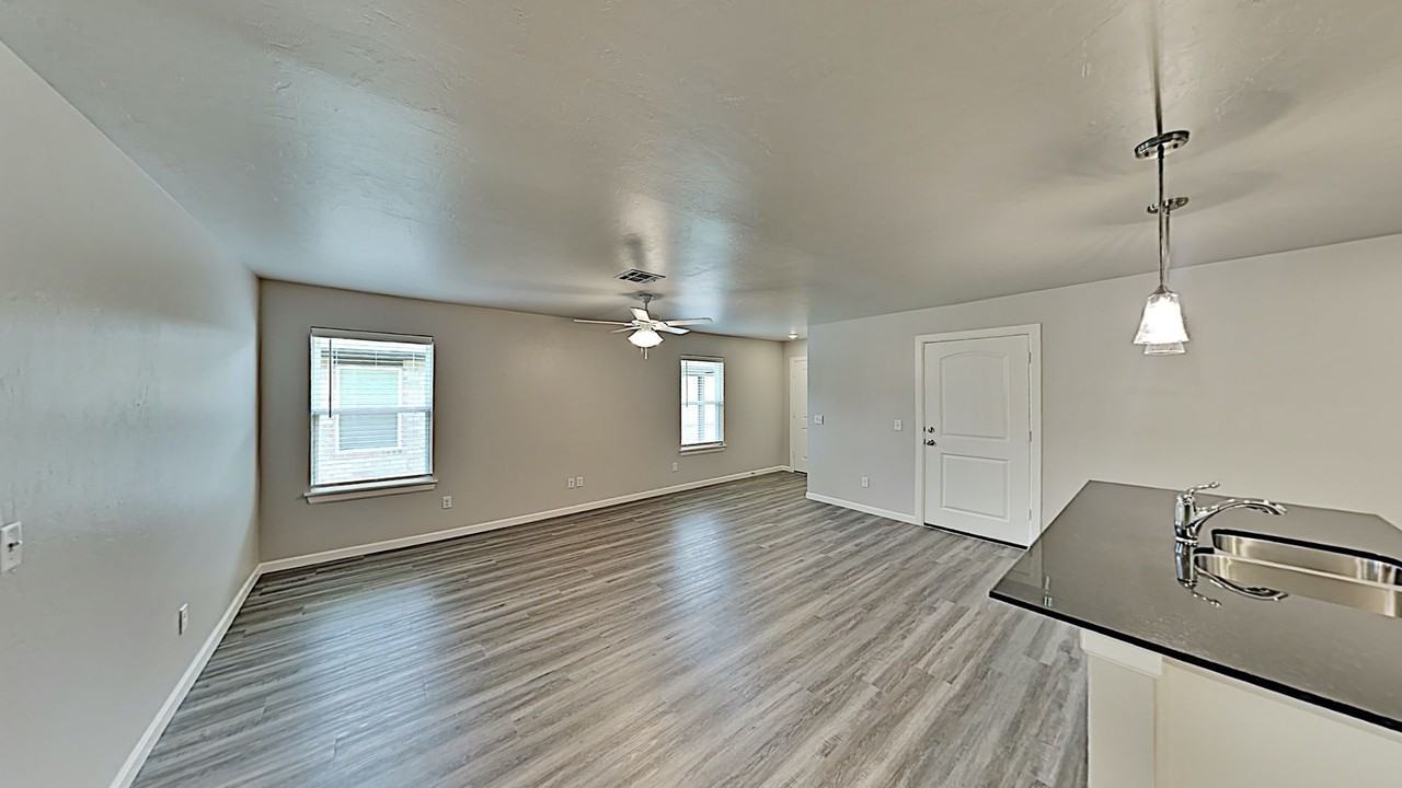 11218 Howard Dr - Photo 5 of 17