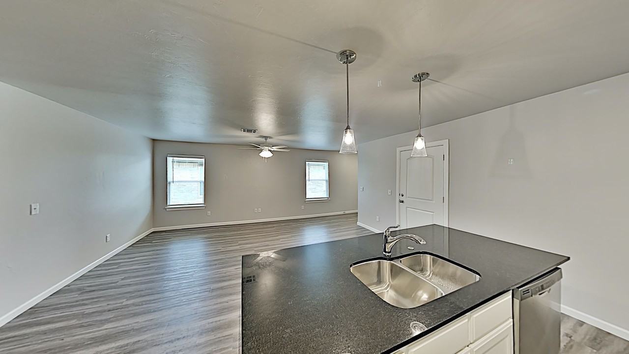 11218 Howard Dr - Photo 7 of 17