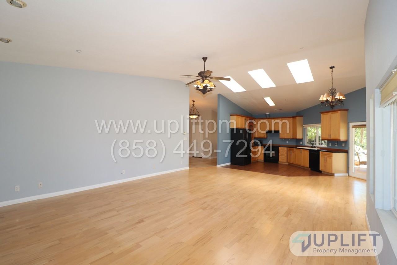 19308 Laurel Ln - Photo 5 of 17