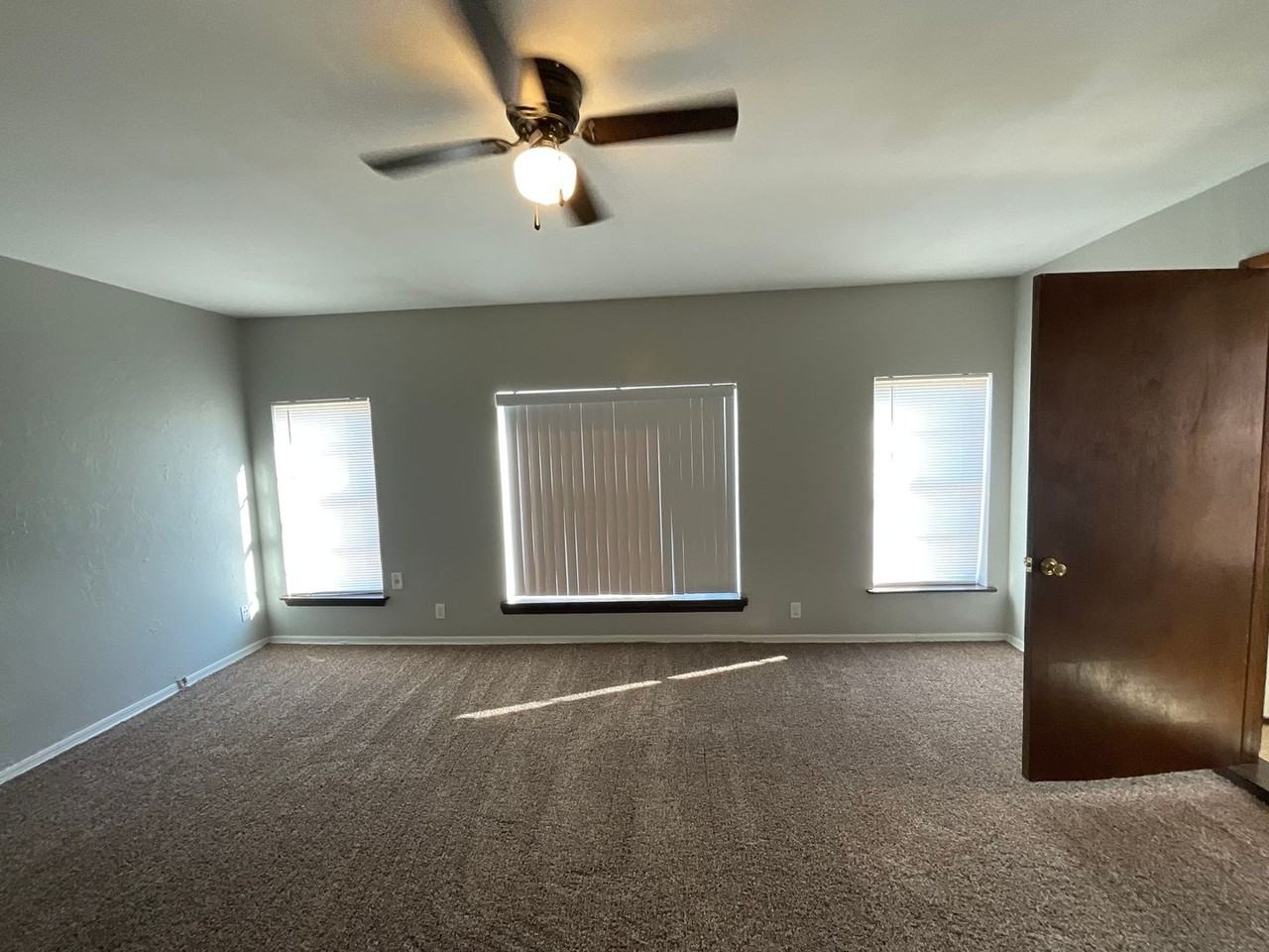 4309 Epperly Dr - Photo 4 of 19