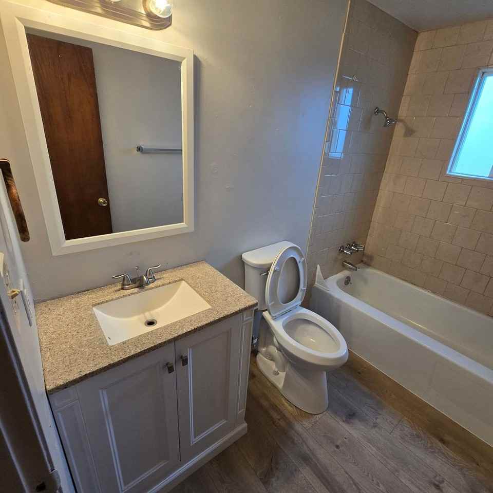 1501 Arthur St #3 - Photo 5 of 6