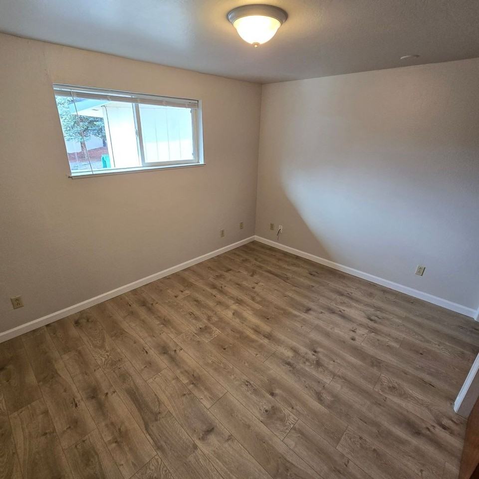 1501 Arthur St #3 - Photo 6 of 6