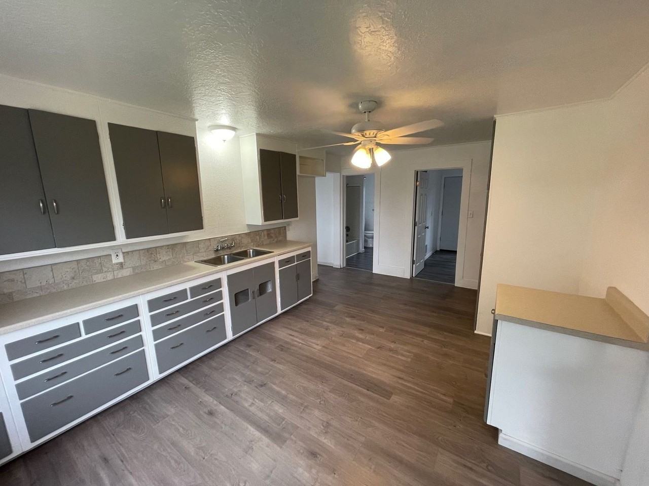 3916 Homedale Rd - Photo 4 of 10