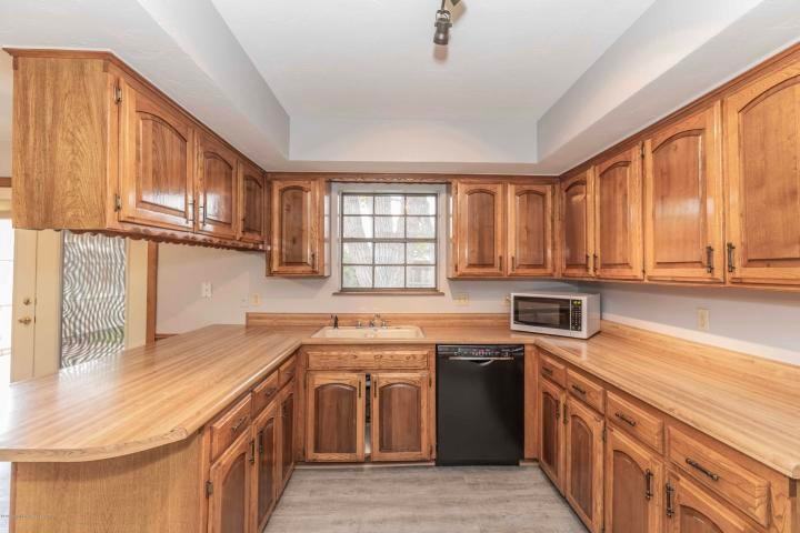 6910 Manor Cir - Photo 7 of 23