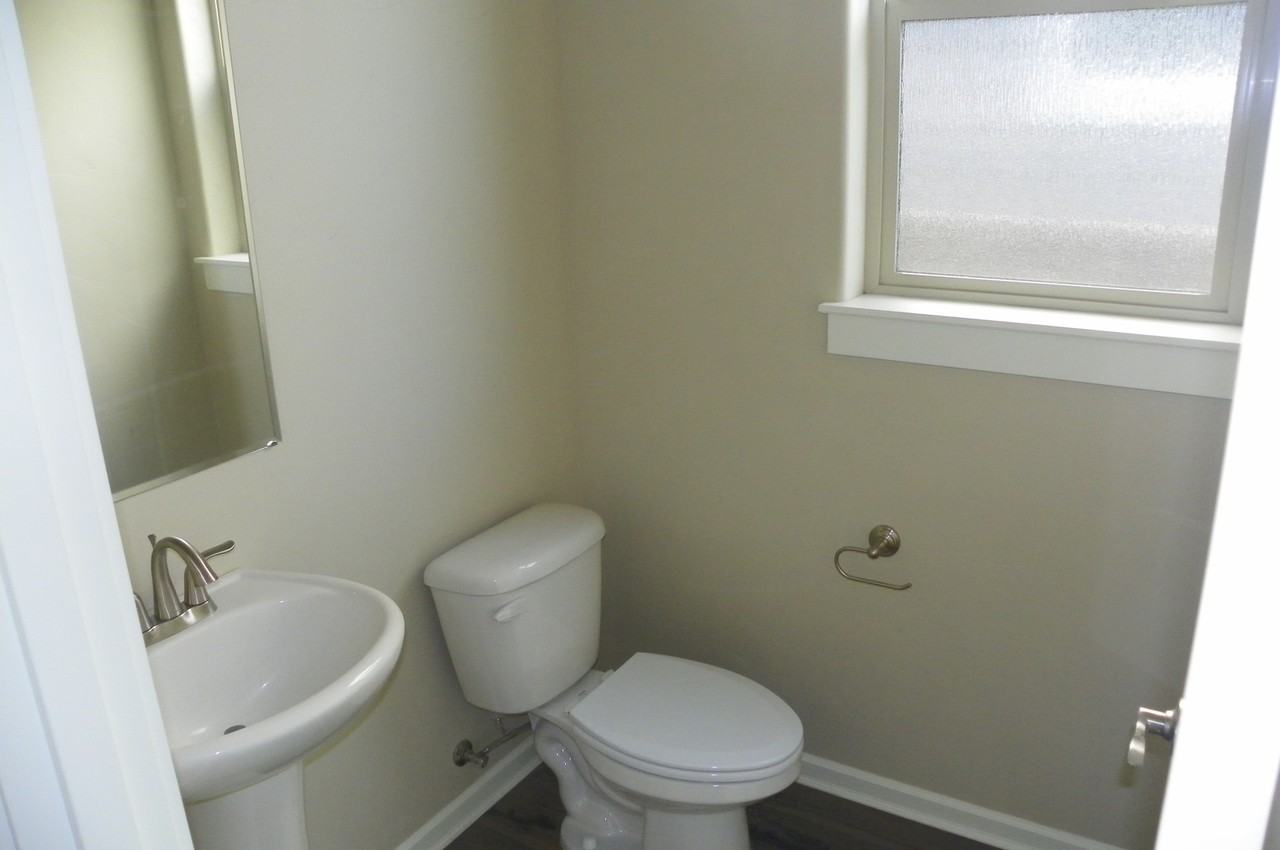 20805 Ne Sierra Dr - Photo 5 of 17