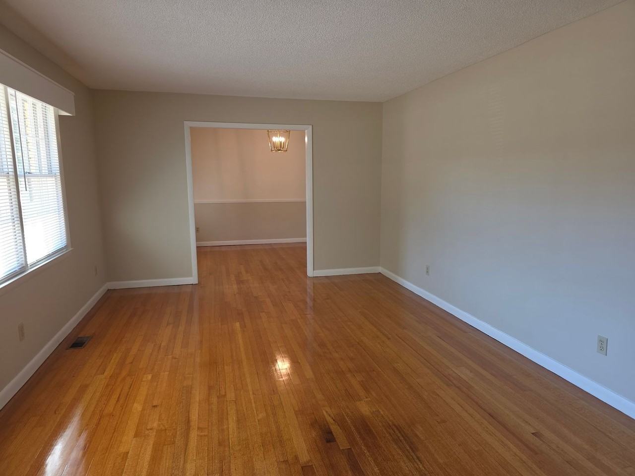 2489 Broughton St - Photo 3 of 17