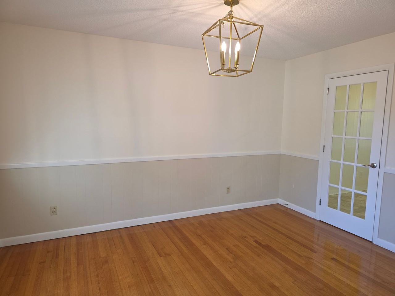 2489 Broughton St - Photo 4 of 17