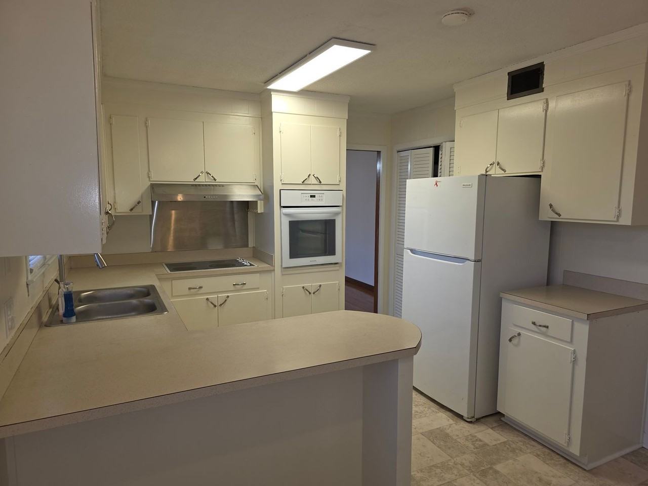 2489 Broughton St - Photo 5 of 17