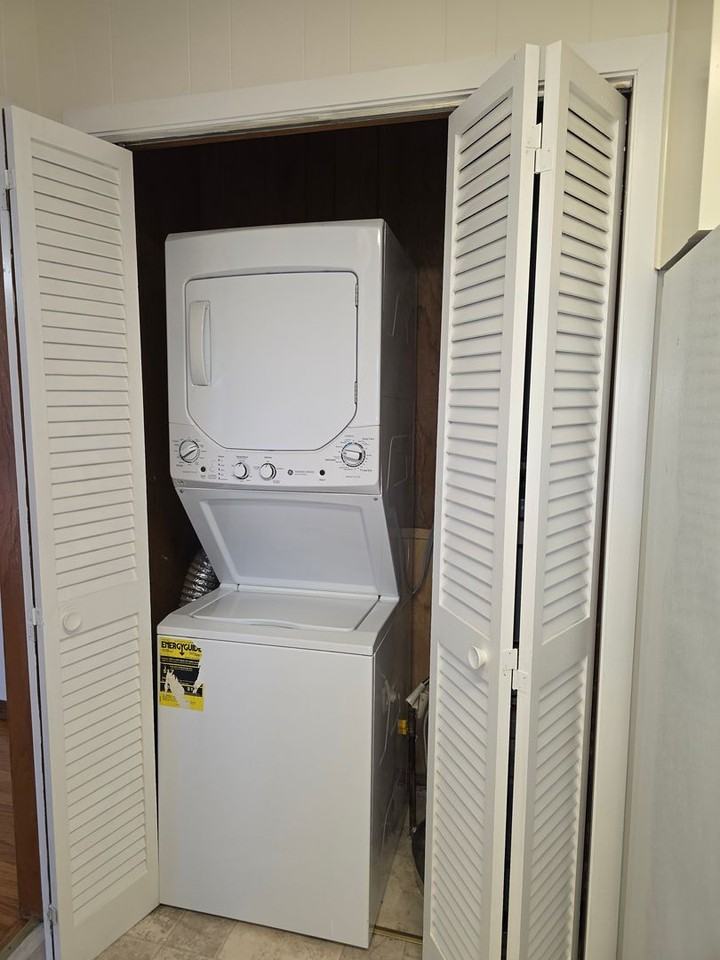 2489 Broughton St - Photo 7 of 17