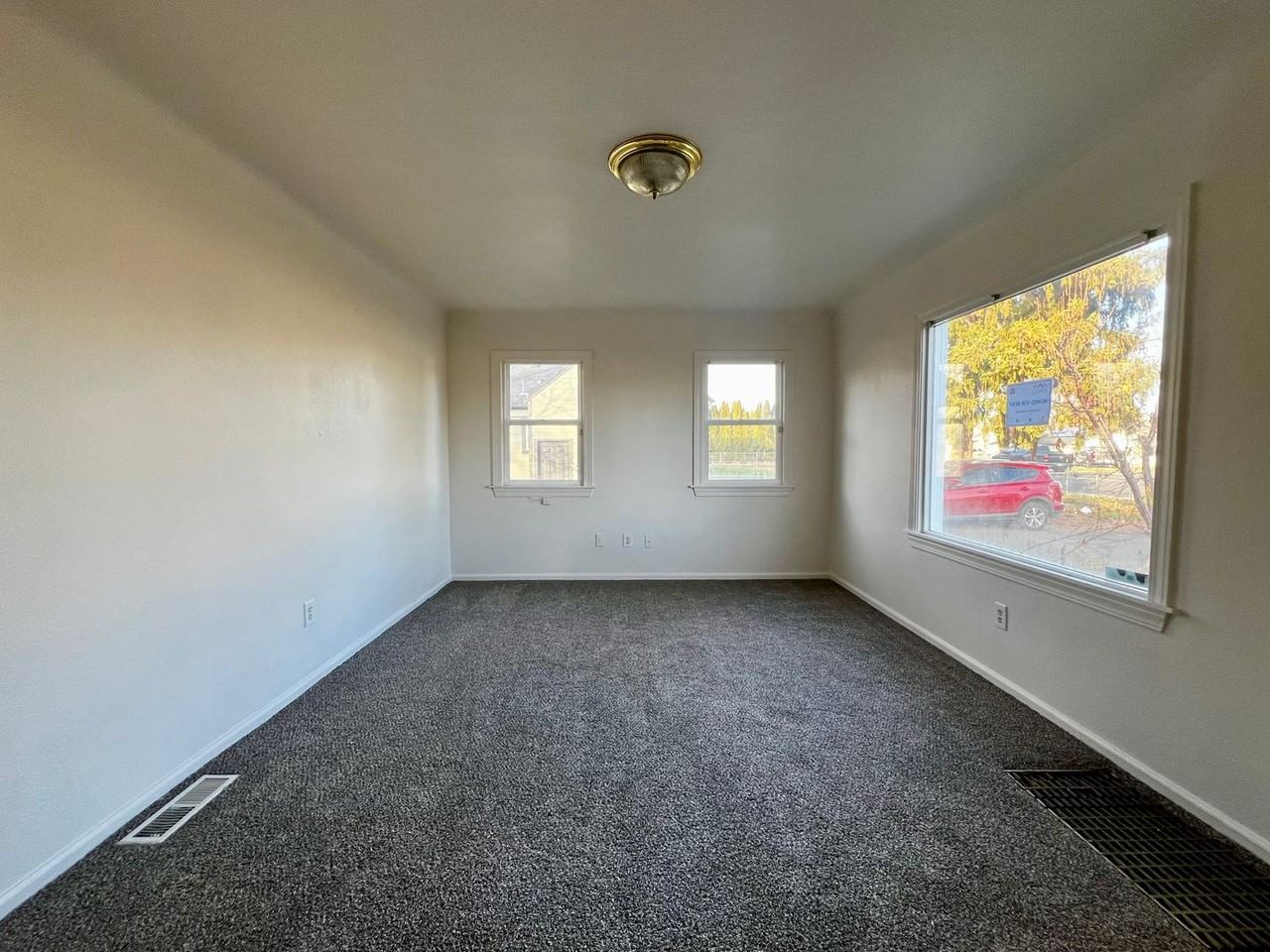 1408 S 3rd Ave - Photo 2 of 19