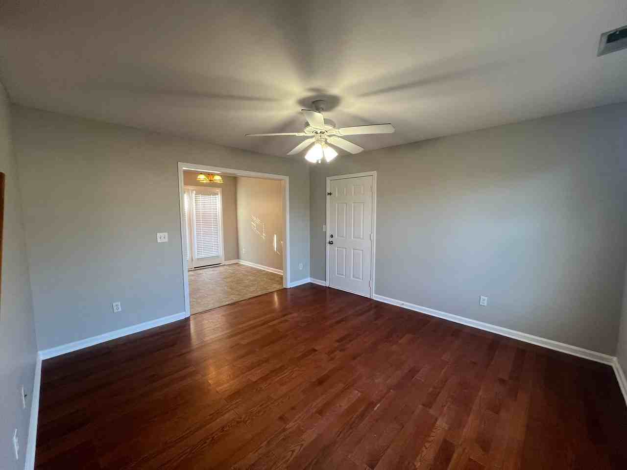 400 Cindi Ct - Photo 4 of 27