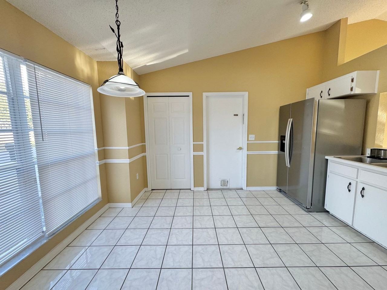 3511 Majesty Loop - Photo 4 of 36