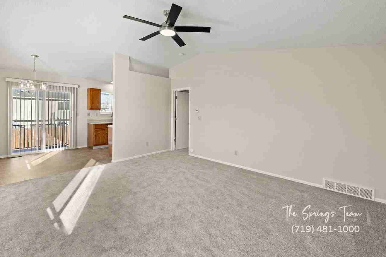 4761 Witches Hollow Ln - Photo 6 of 38