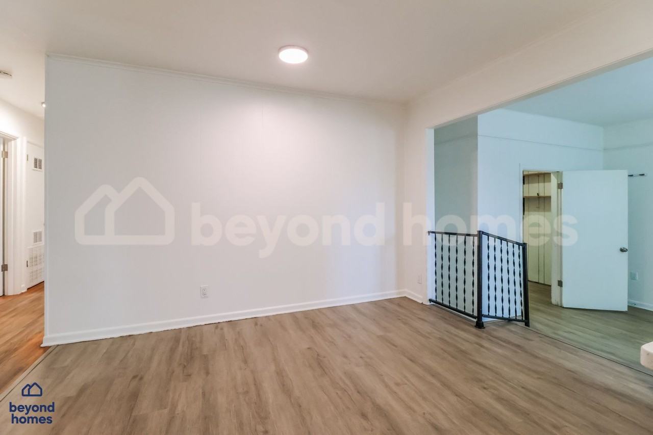 10006 Raymond Dr - Photo 6 of 26