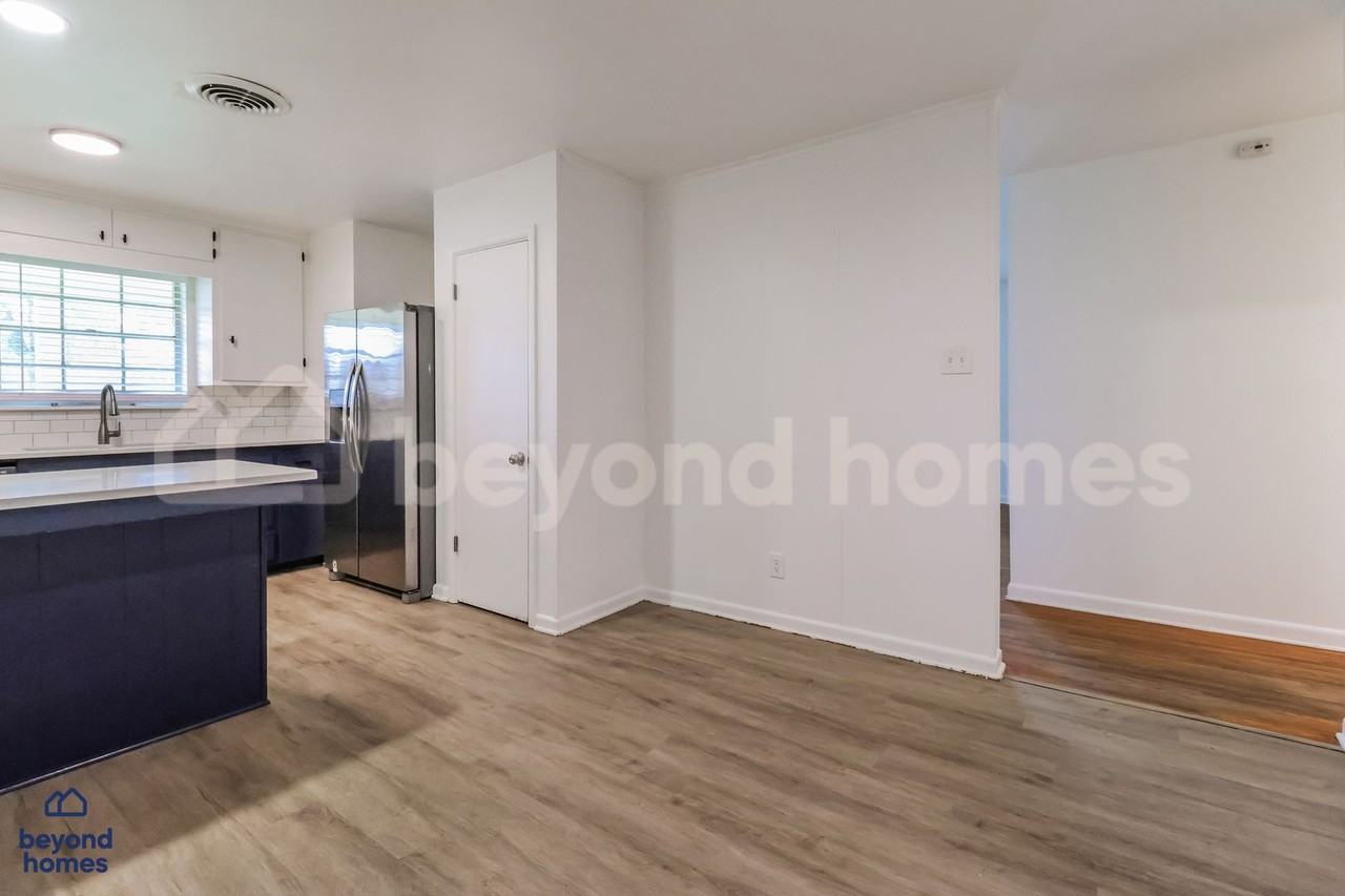 10006 Raymond Dr - Photo 7 of 26