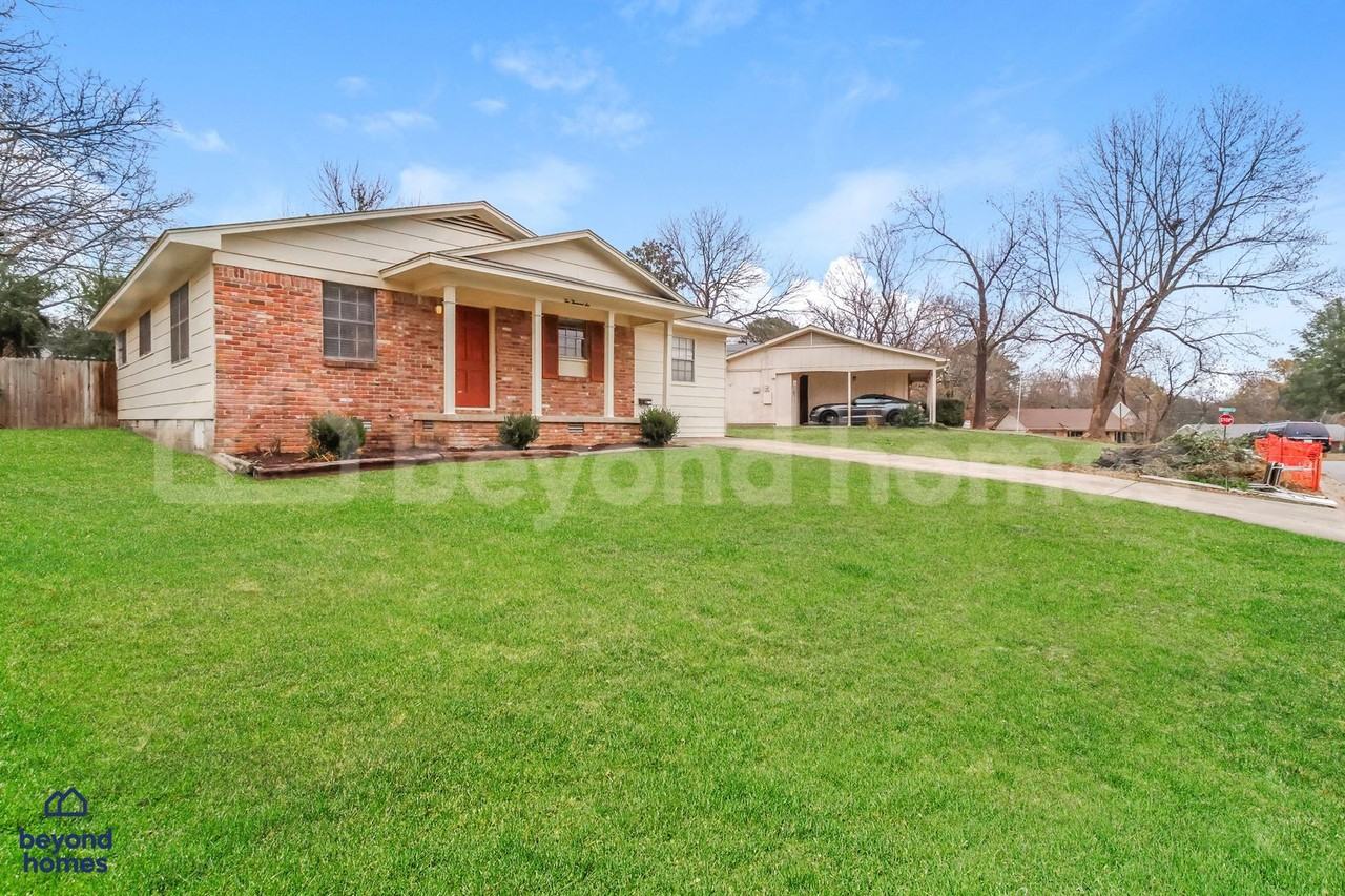 10006 Raymond Dr - Photo 3 of 26