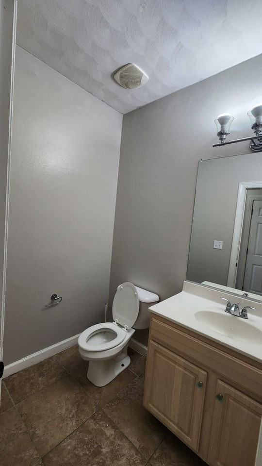 1239 Gunn Hall Dr - Photo 4 of 29