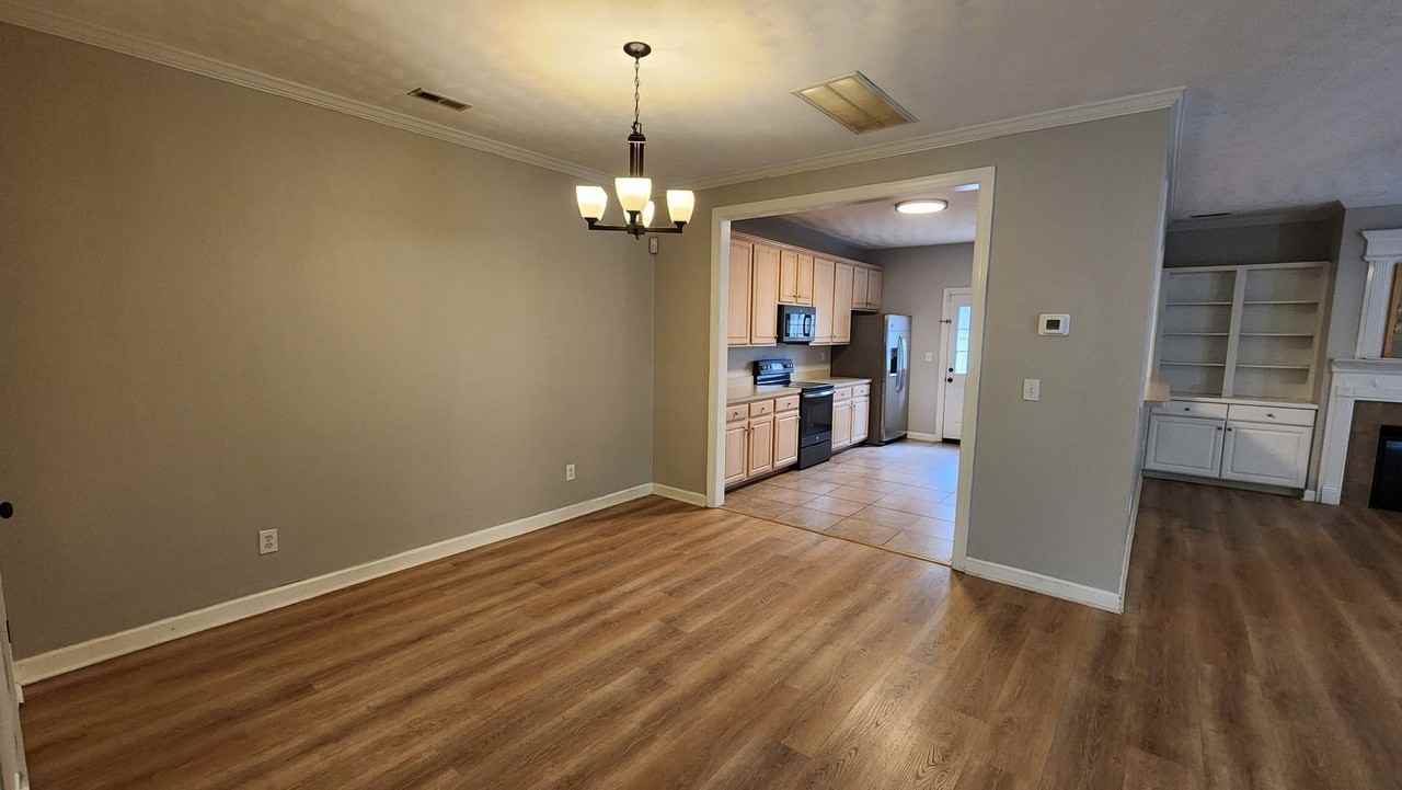 1239 Gunn Hall Dr - Photo 5 of 29
