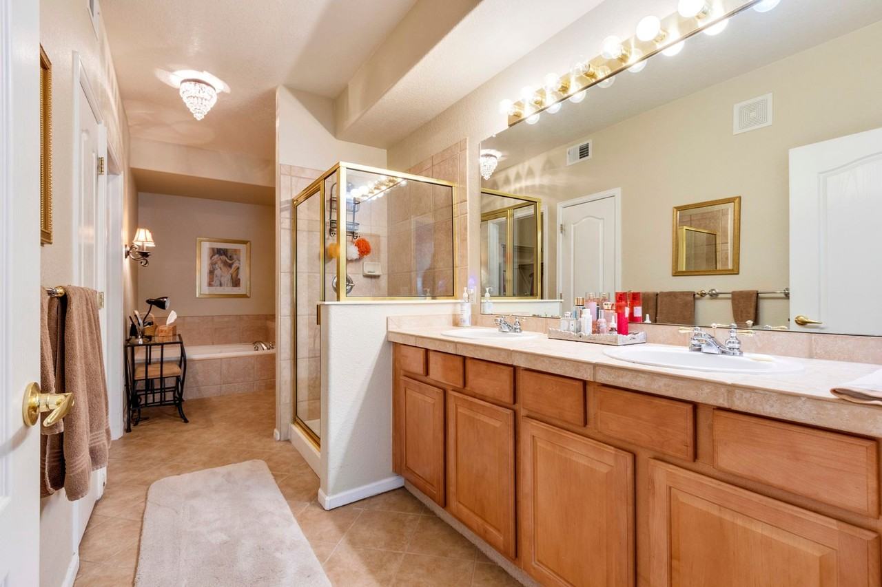 2125 Calais Dr - Photo 7 of 8