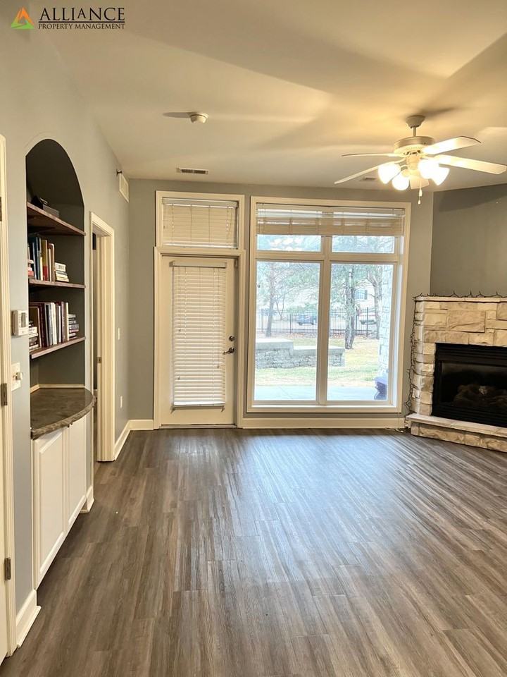 2211 College Ave #103 - Photo 4 of 11