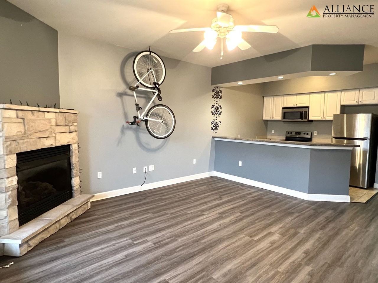 2211 College Ave #103 - Photo 5 of 11