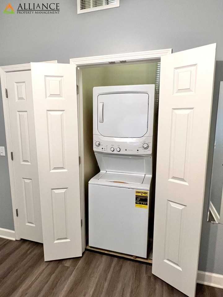 2211 College Ave #103 - Photo 6 of 11