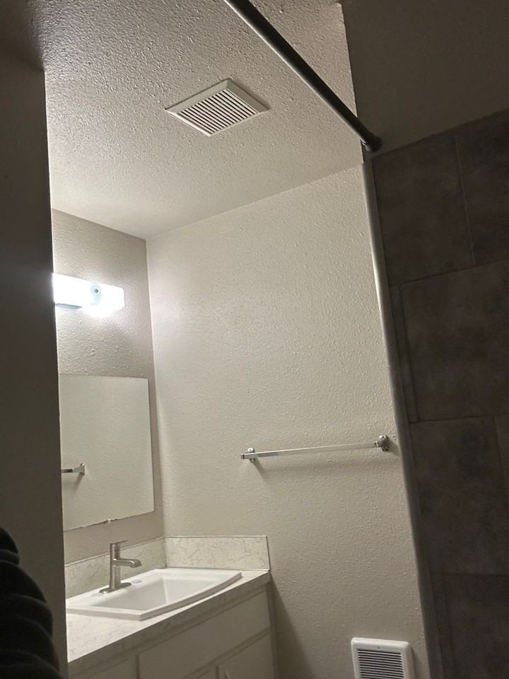 The Sheffield Apartments - Photo 7 of 9