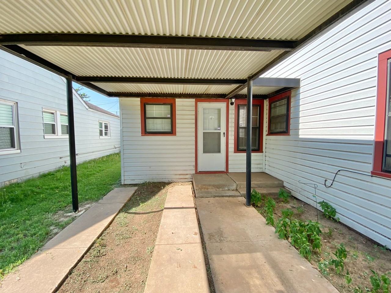 2429 2429 26th  - 2429 26th - Side #SIDE - Photo 2 of 11