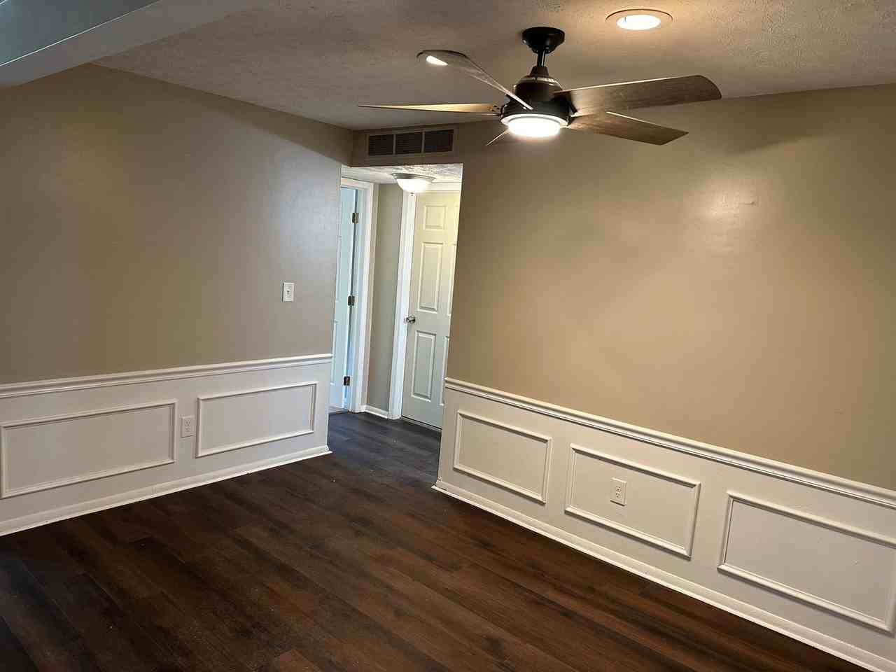 4902 - BLDG - Photo 4 of 50