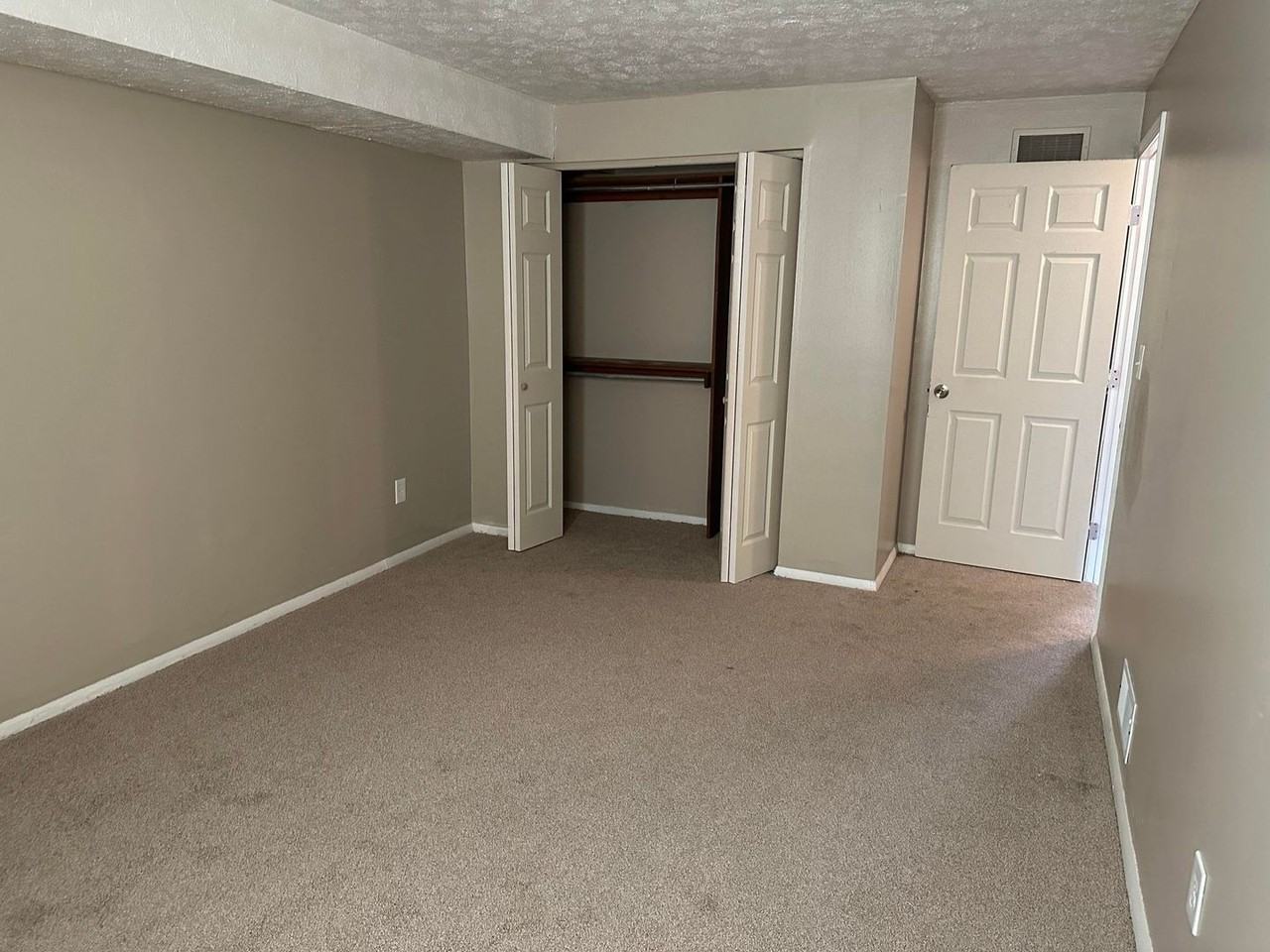 4902 - BLDG - Photo 5 of 50