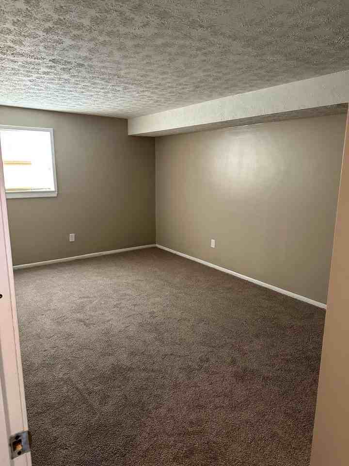 4902 - BLDG - Photo 7 of 50