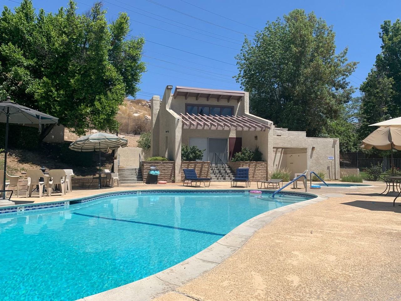 805 Daffodil Dr - Photo 3 of 7