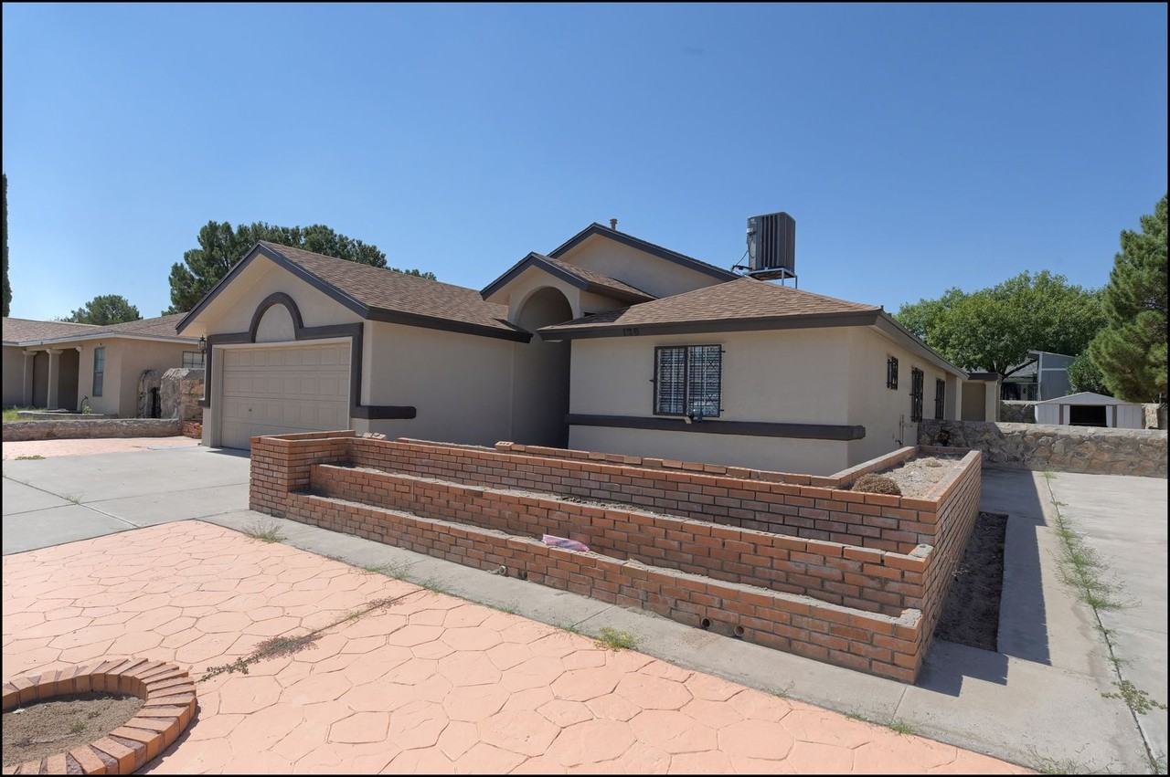 129 Torrey Pines Dr - Photo 3 of 47