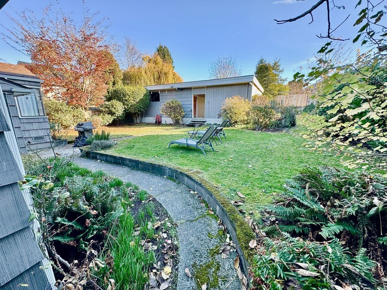 8054 29th Ave Nw - Photo 2 of 23