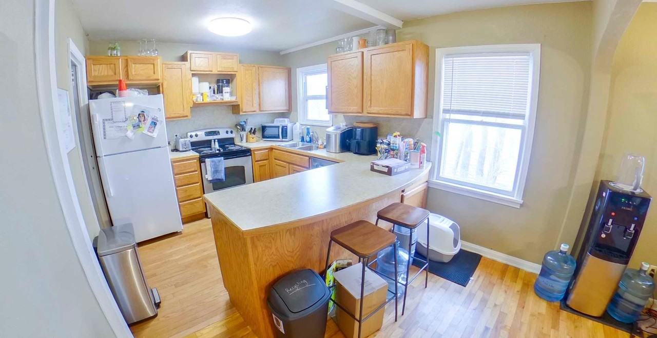 1835 Platt St - Photo 4 of 14