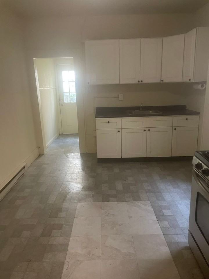 729 W. Lafayette St - Photo 2 of 17