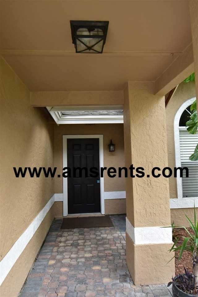1124 Summer Lakes Dr - Photo 2 of 33