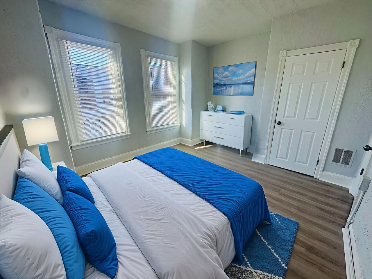 3029 N Bailey St - Photo 3 of 20