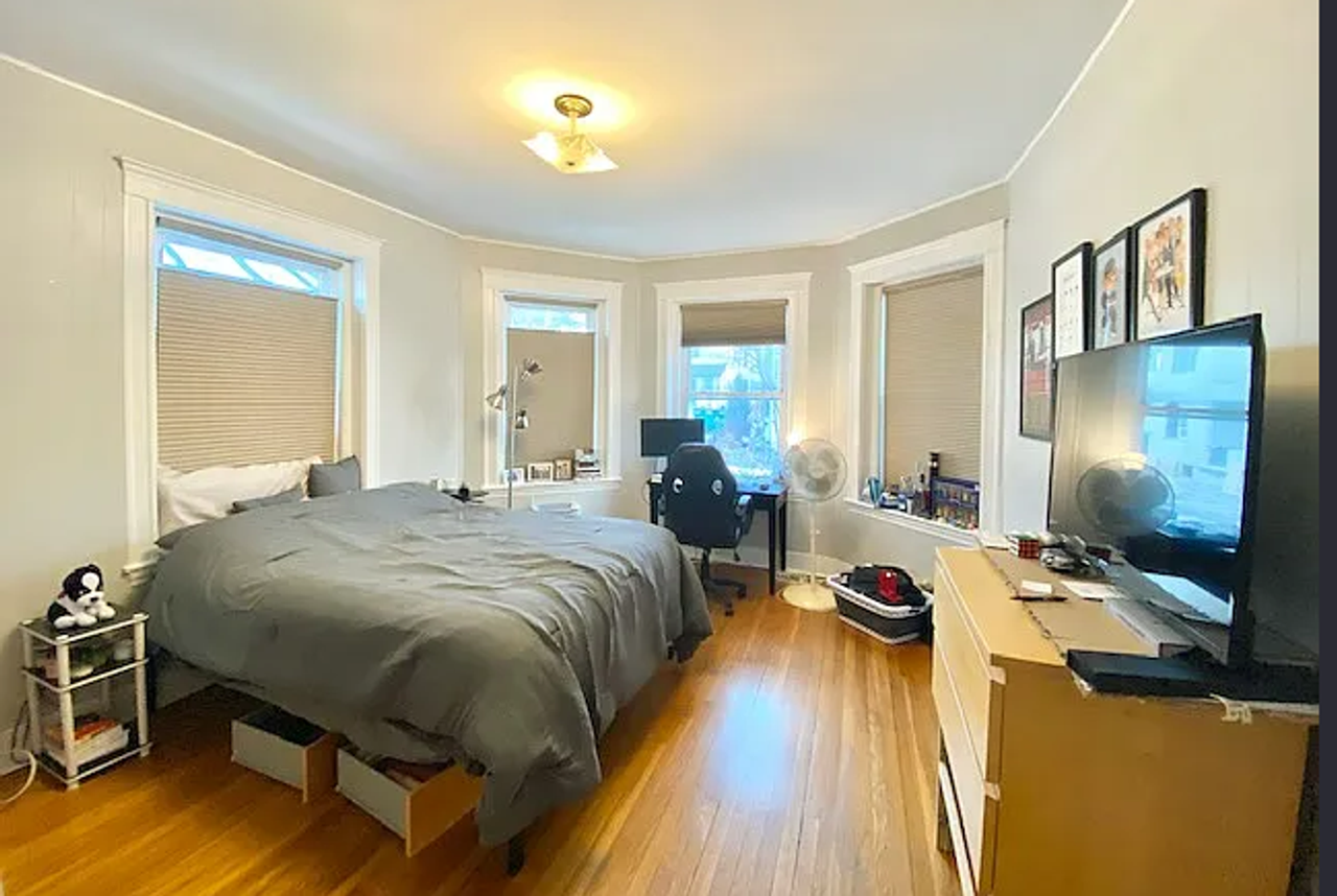 167 Thorndike St - Photo 3 of 4