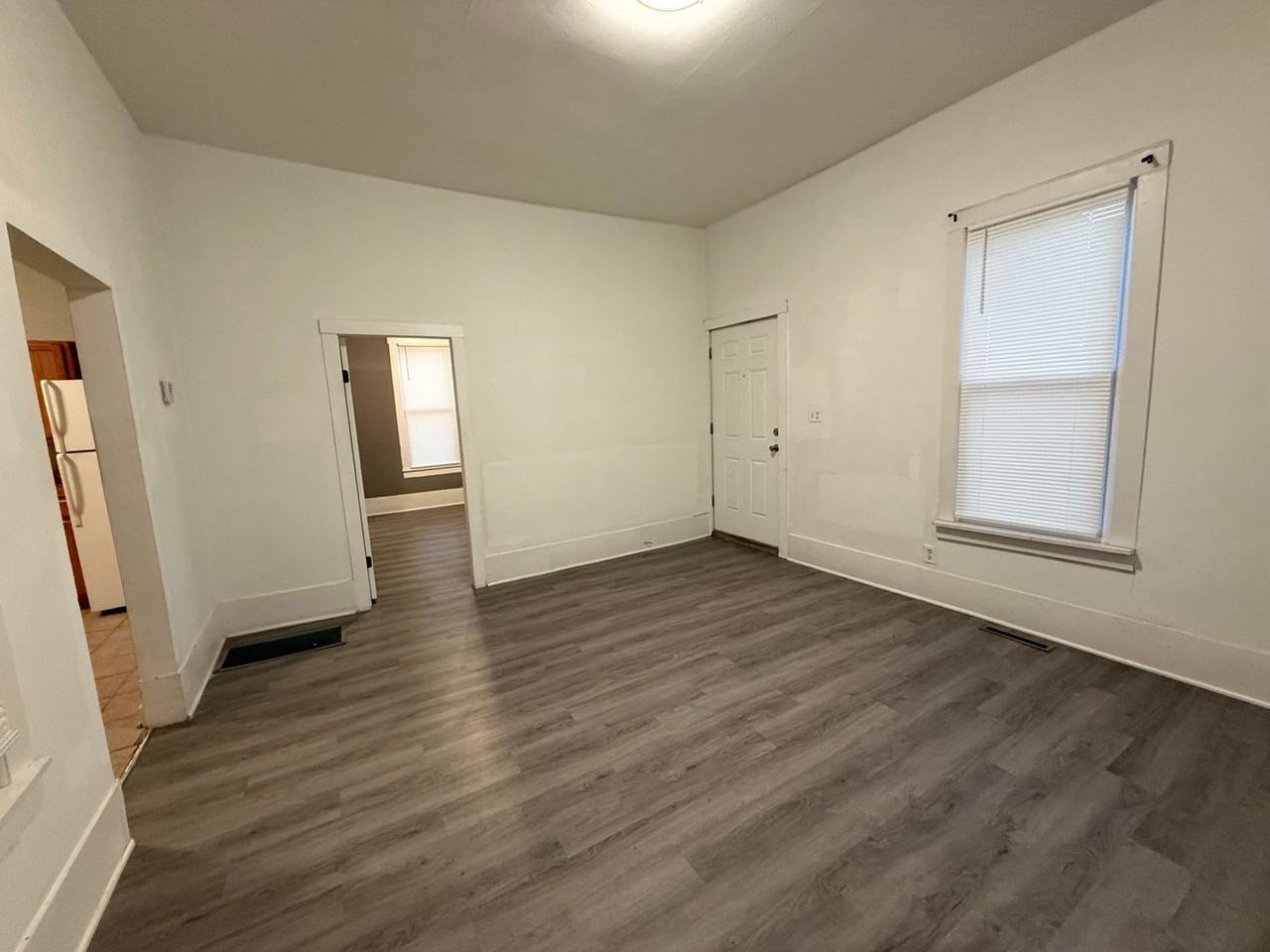 820 Indiana Ave - Photo 4 of 12