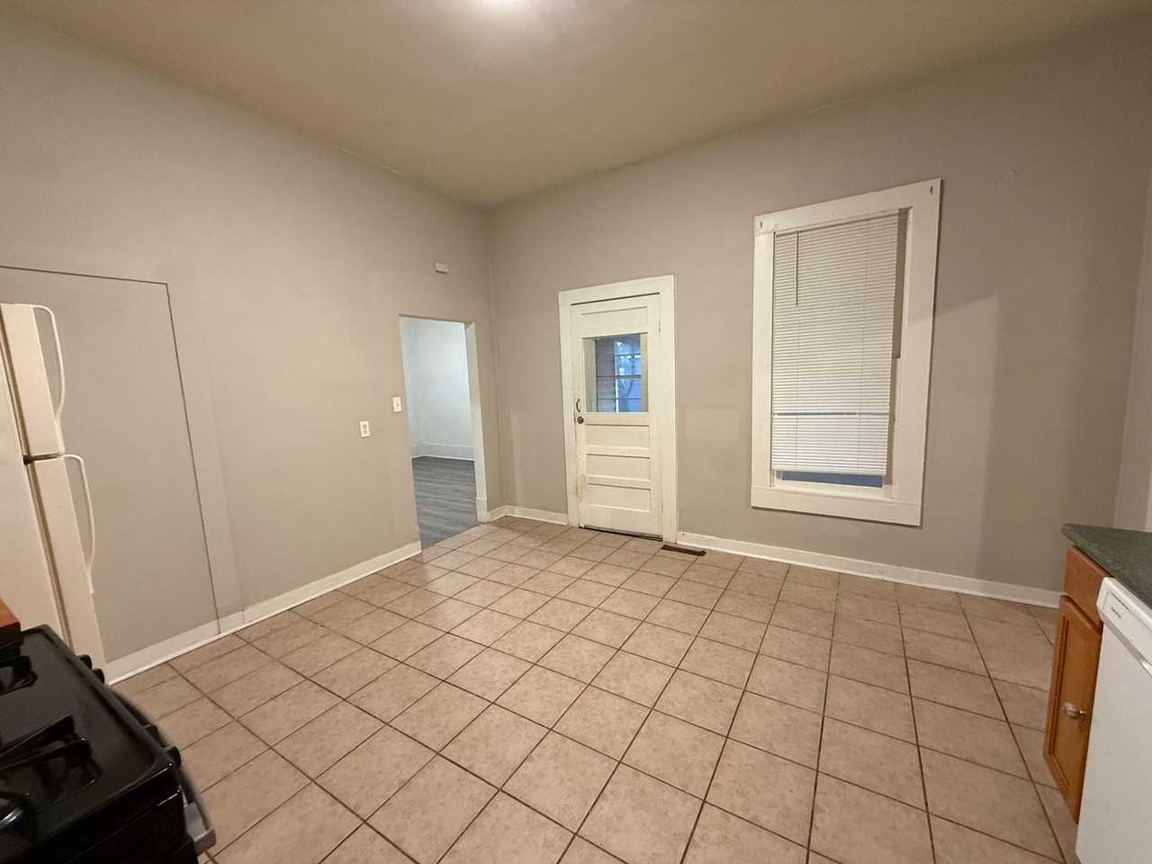 820 Indiana Ave - Photo 6 of 12