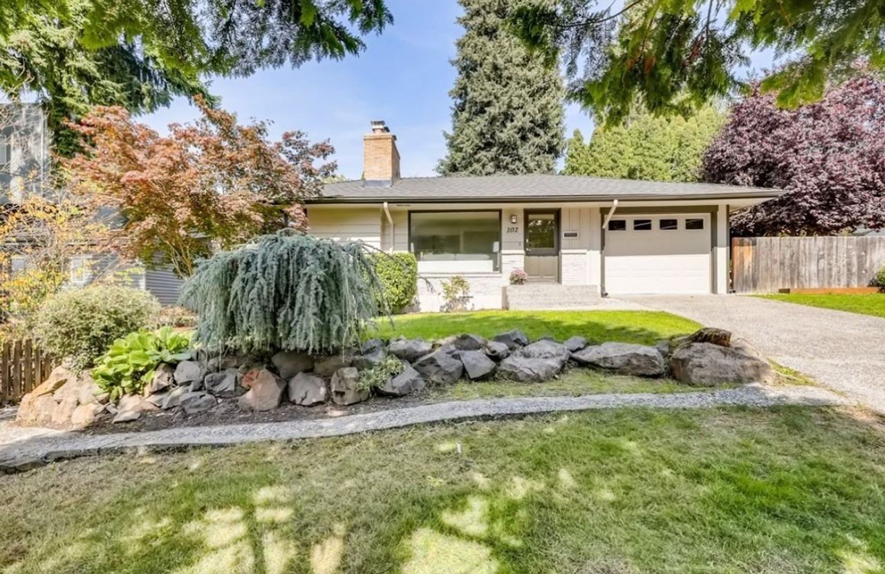 102 Nw 43rd St - Photo 3 of 25