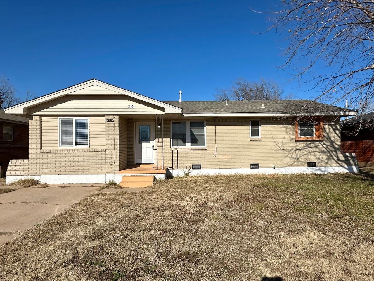 4903 Nw Lindy Ave - Photo 2 of 25