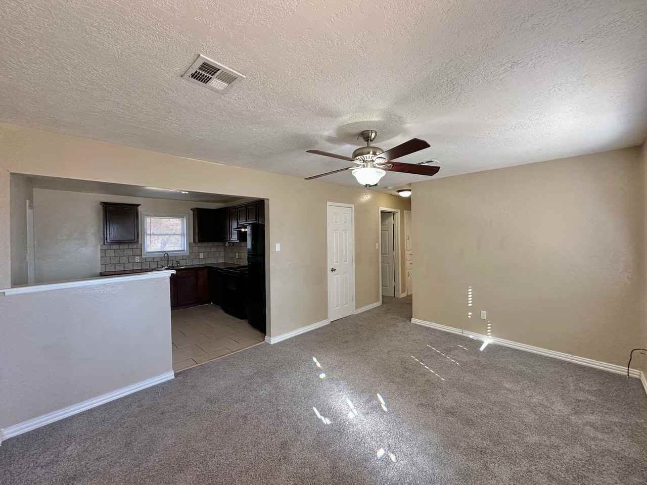 4903 Nw Lindy Ave - Photo 4 of 25