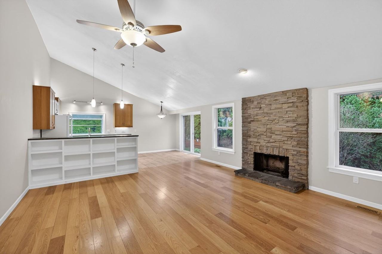 12055 Sw Morlock Ct - Photo 5 of 14