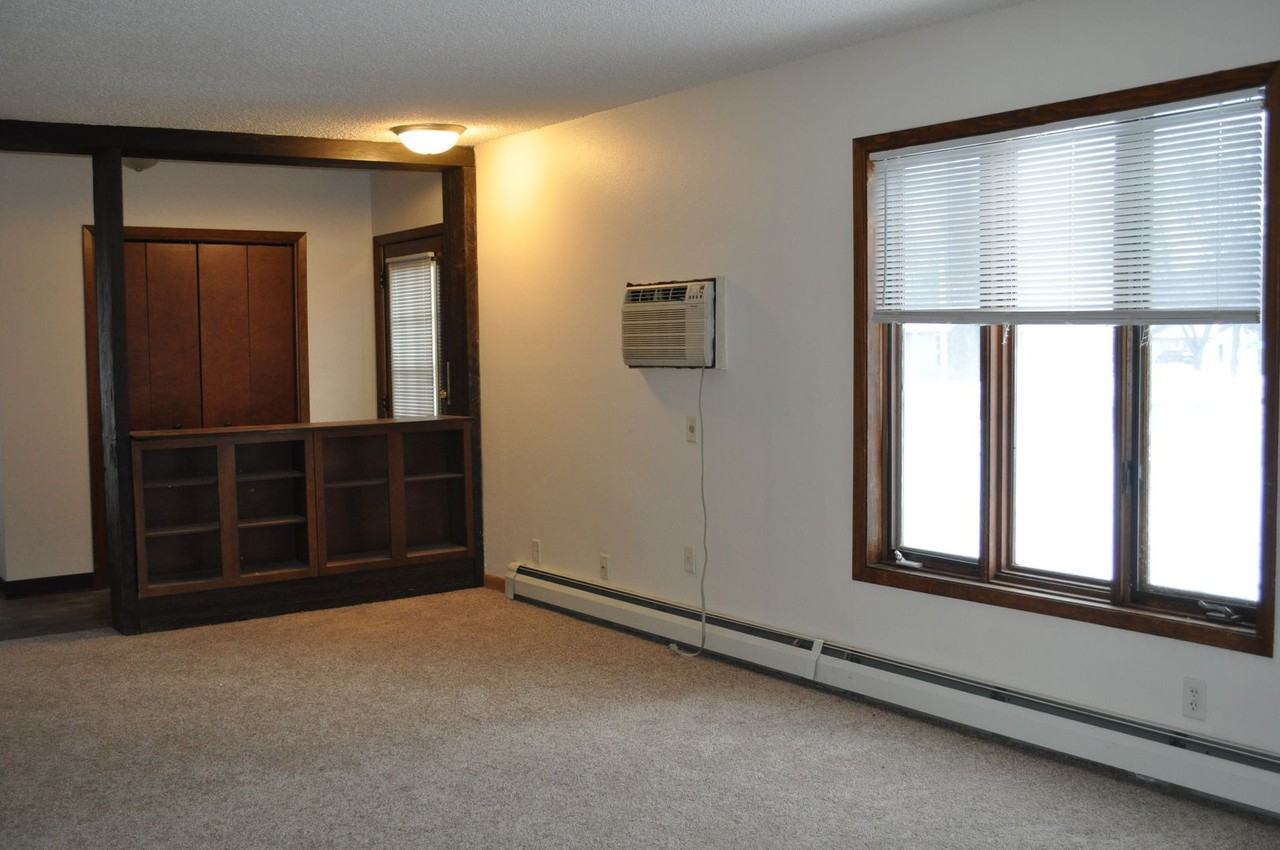 624 S 20th St - Photo 3 of 12